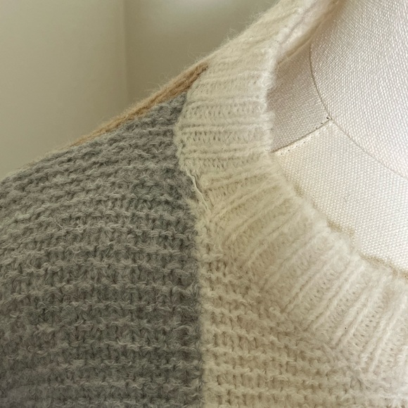 Cozy Neutral Knit Sweater - Picture 2 of 3